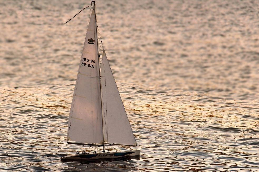 Precise boat waterline length calculation